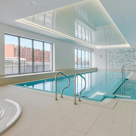 Waterlane Island - Riverview Pool, & Gym By Blue Mandarin