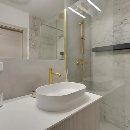 Apartmán Waterlane Island - Riverview Pool, & Gym By Blue Mandarin *