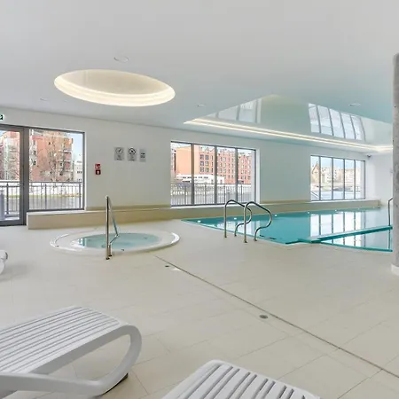 Waterlane Island - Riverview Pool, & Gym By Blue Mandarin Apartmán *